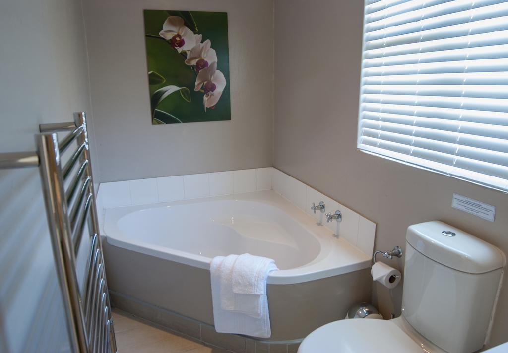 Sneezewood Farm Bed&Breakfast And Self-Catering Cottage Данди Номер фото
